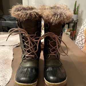 Sorel mid calf boots for sale!!